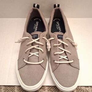 Sperry Crest Vibe Sneakers Sz 8.5"